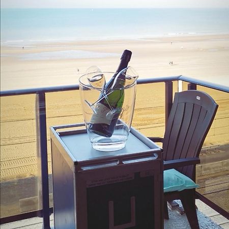 Renovated studio direct Seaview Ostenda Esterno foto