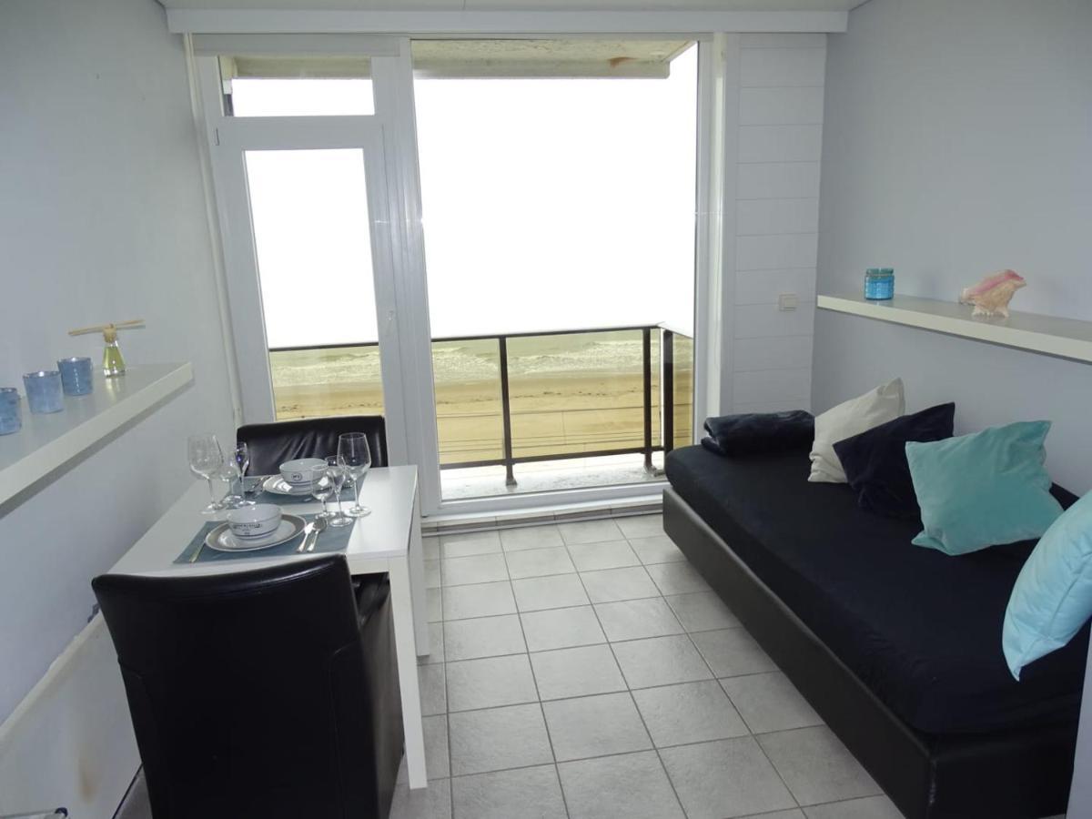 Renovated studio direct Seaview Ostenda Esterno foto