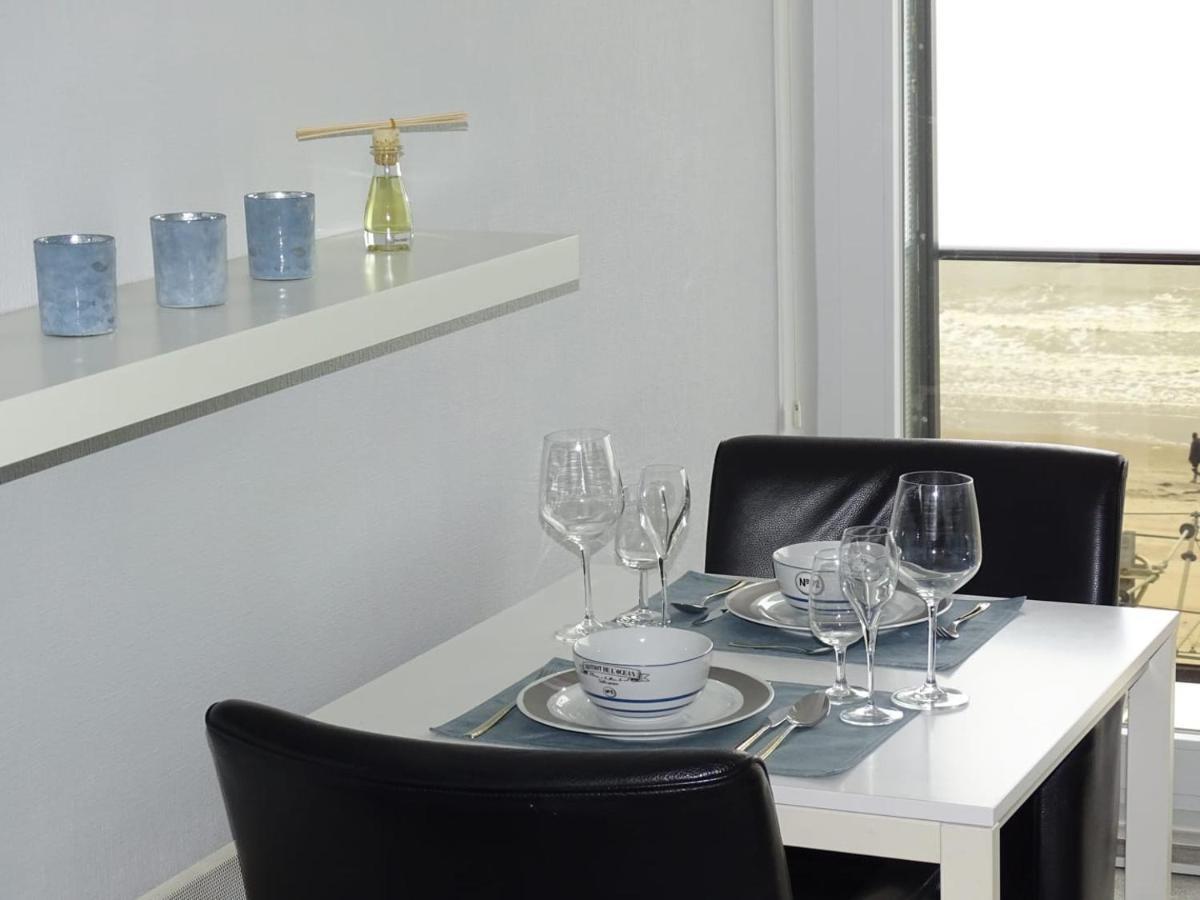 Renovated studio direct Seaview Ostenda Esterno foto