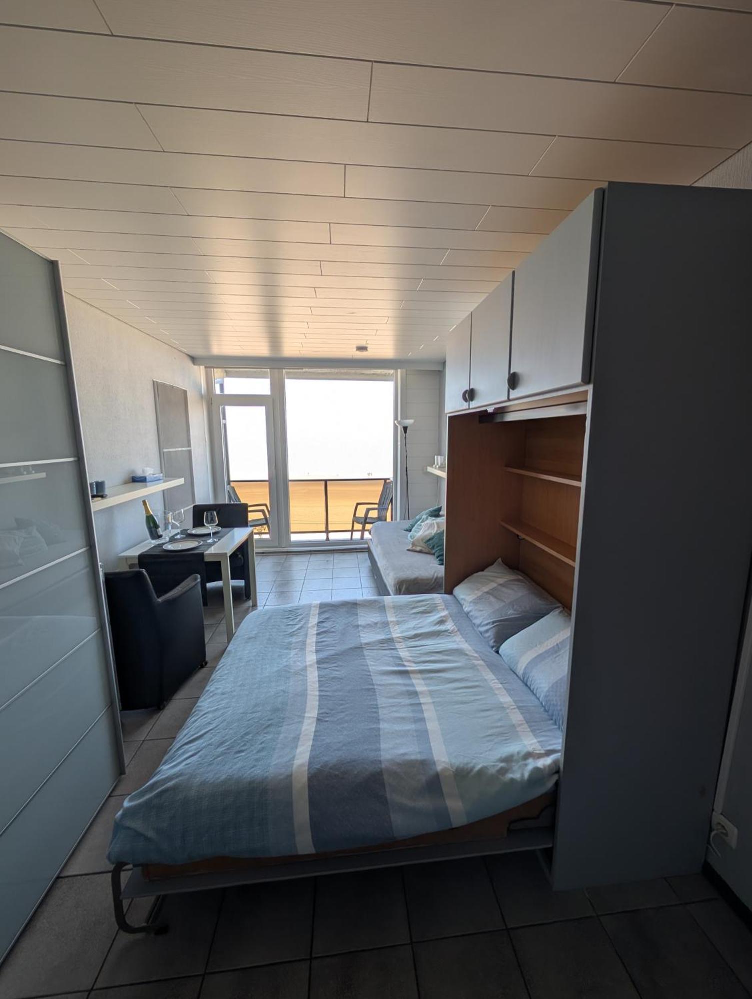 Renovated studio direct Seaview Ostenda Esterno foto